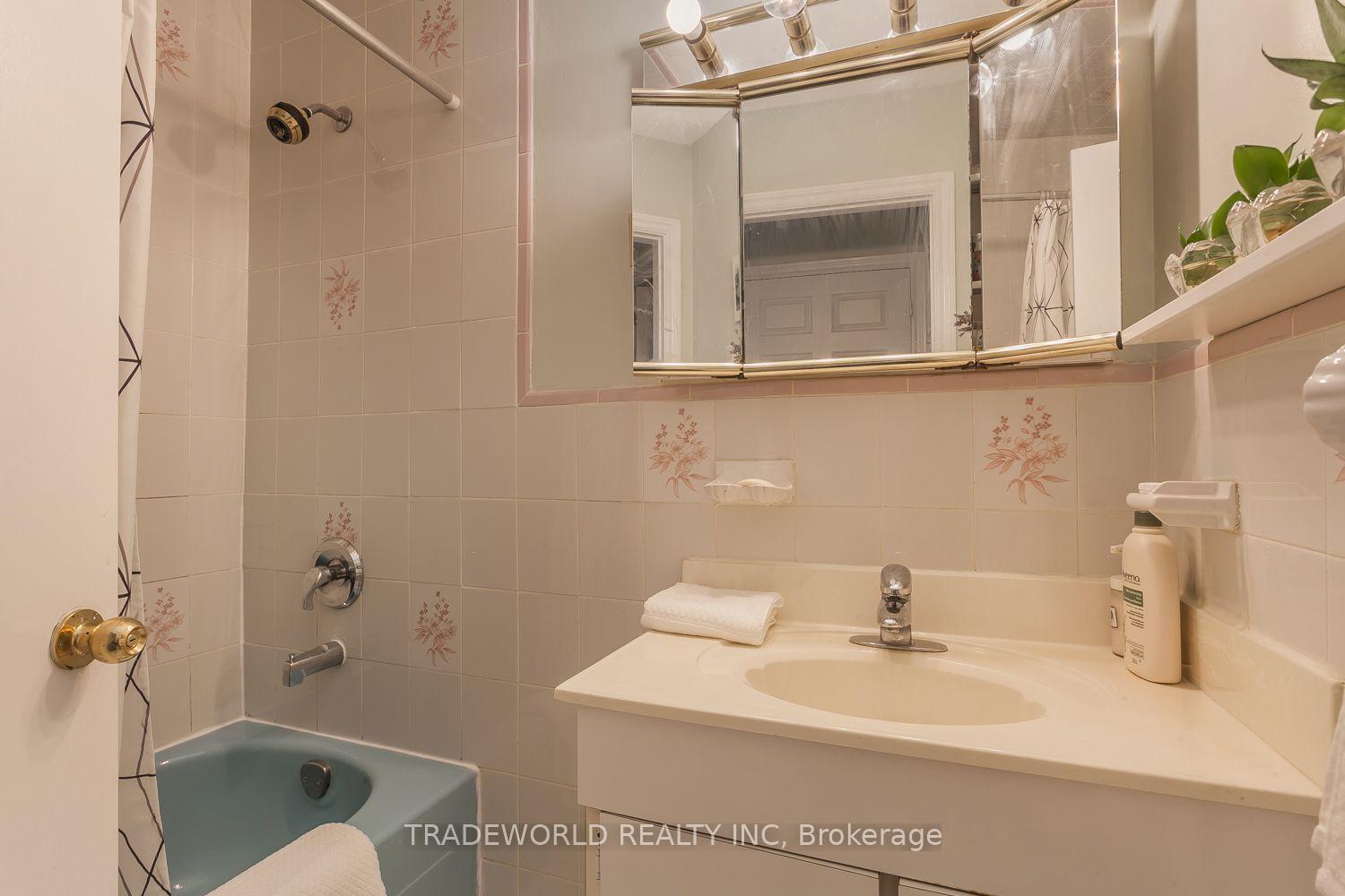 Photo 25 of 70 Fulbert Crescent, Scarborough, Agincourt South-Malvern West — HOMEH