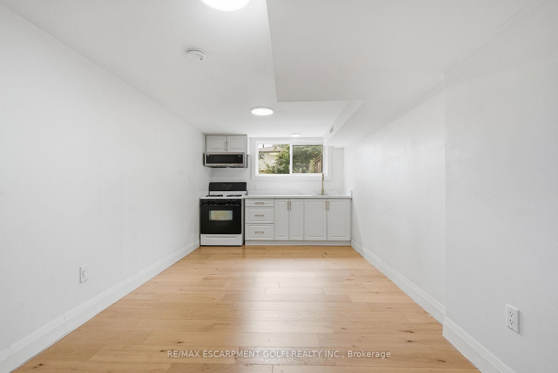 Photo 5 of Unit Lower, 47 Barrington Drive, Welland, Prince Charles — HOMEH