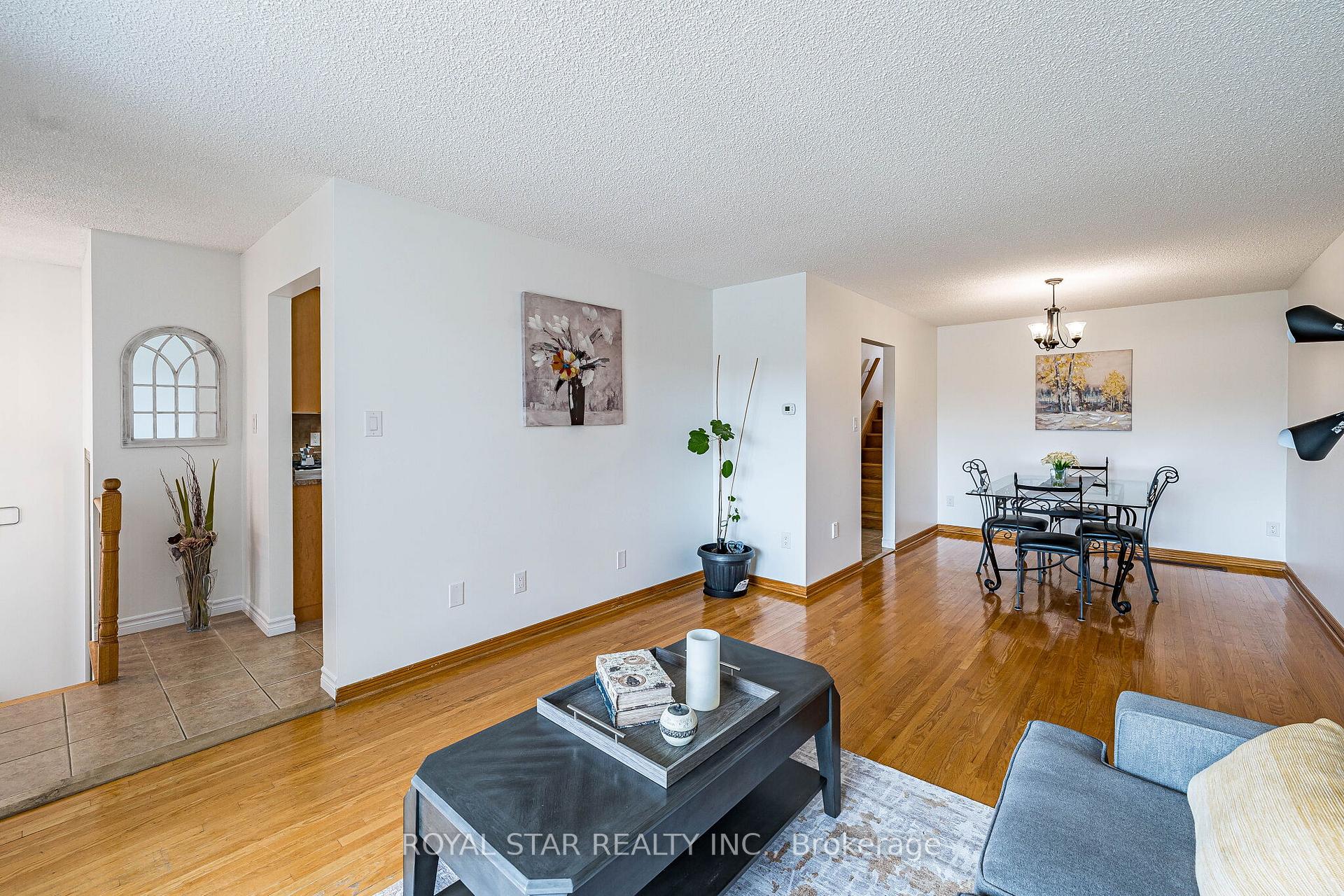 Photo 9 of 122 Sawmill Road, North York, Glenfield-Jane Heights — HOMEH