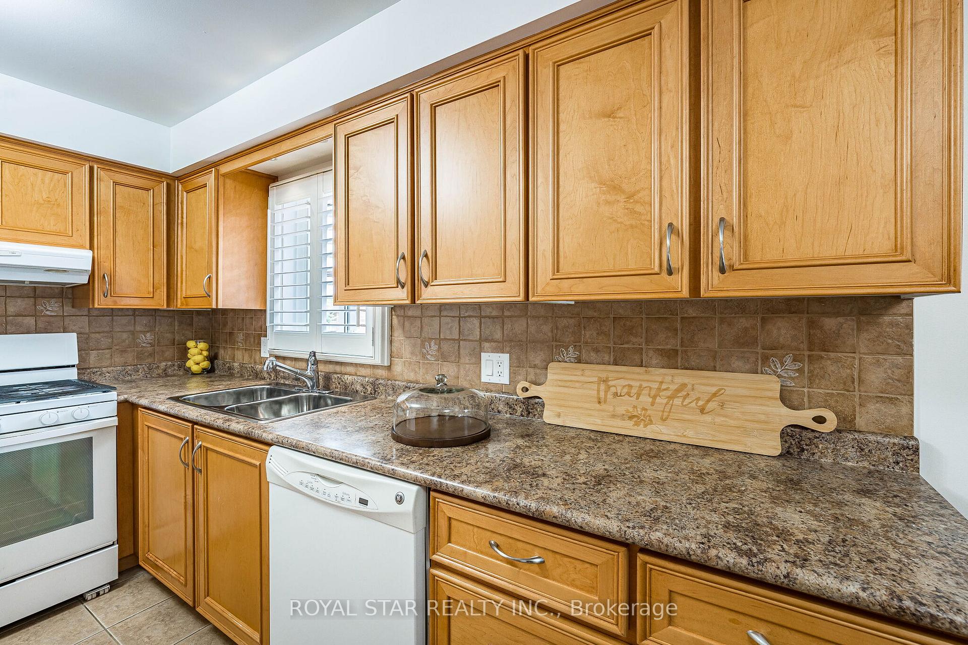 Photo 18 of 122 Sawmill Road, North York, Glenfield-Jane Heights — HOMEH
