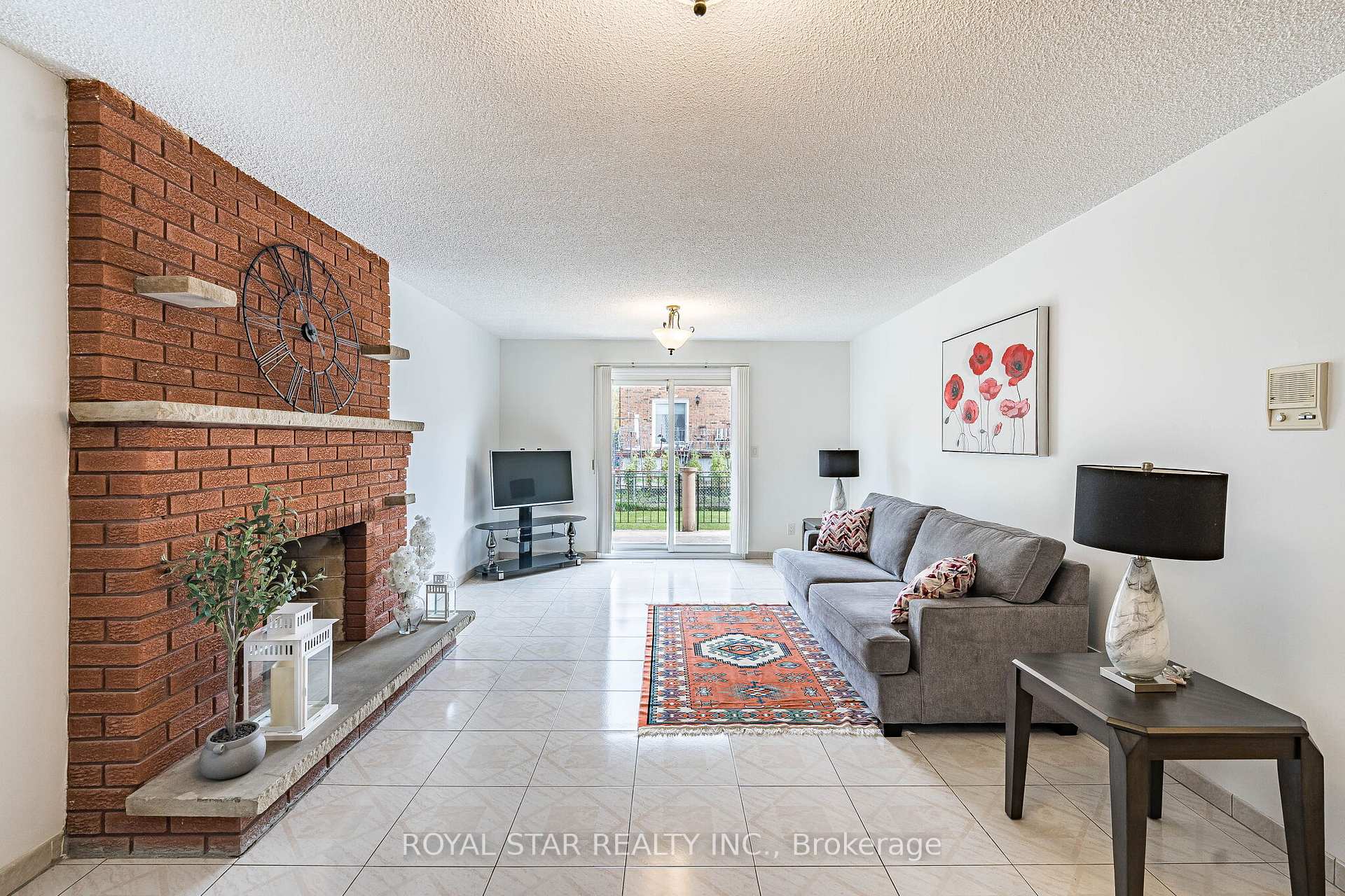 Photo 20 of 122 Sawmill Road, North York, Glenfield-Jane Heights — HOMEH