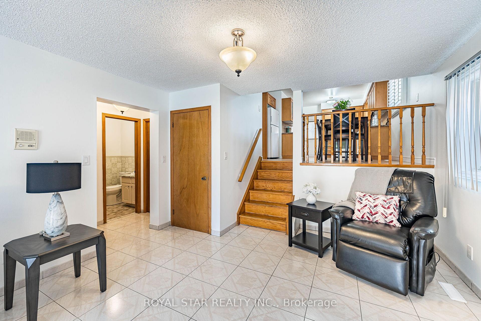 Photo 24 of 122 Sawmill Road, North York, Glenfield-Jane Heights — HOMEH