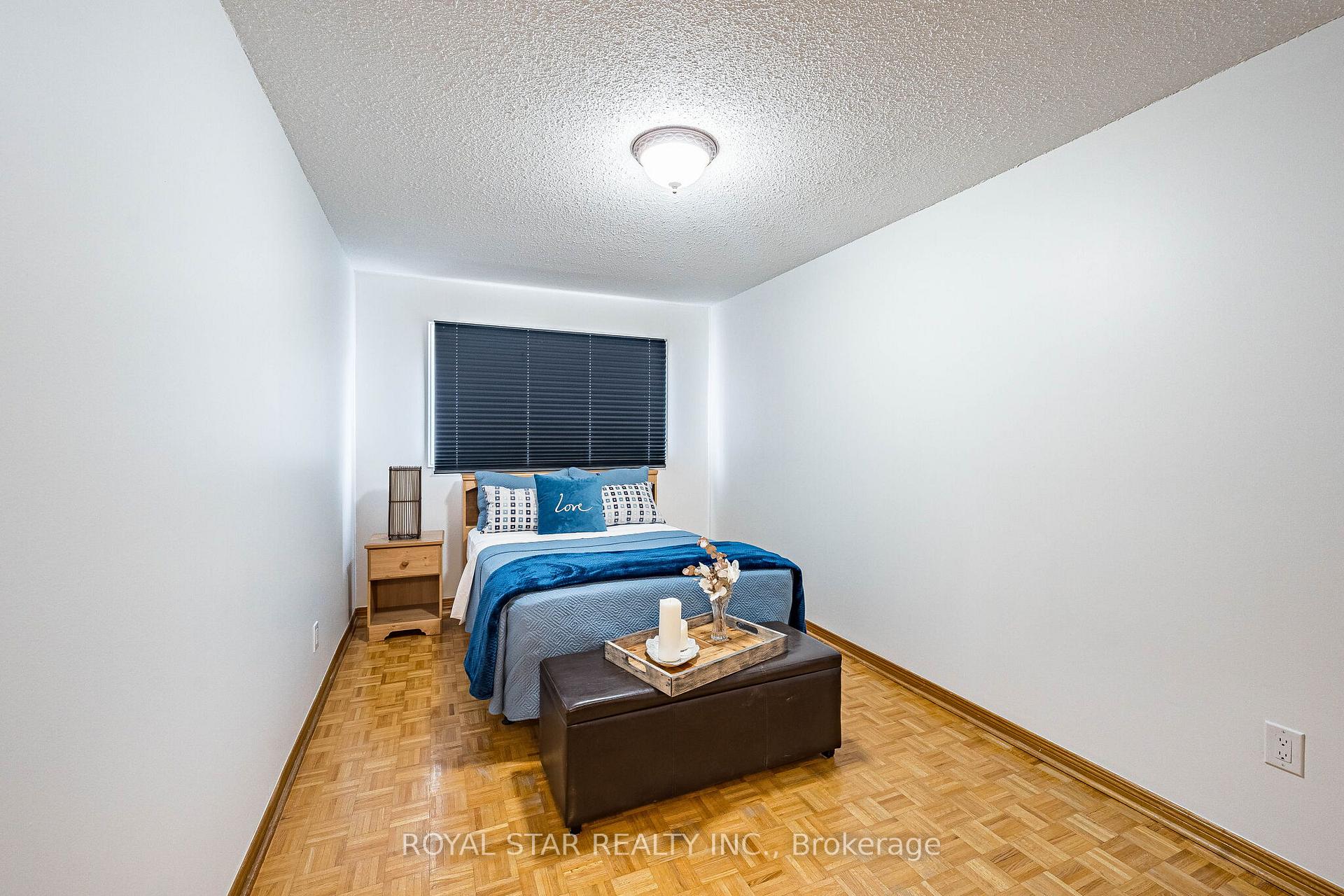 Photo 25 of 122 Sawmill Road, North York, Glenfield-Jane Heights — HOMEH