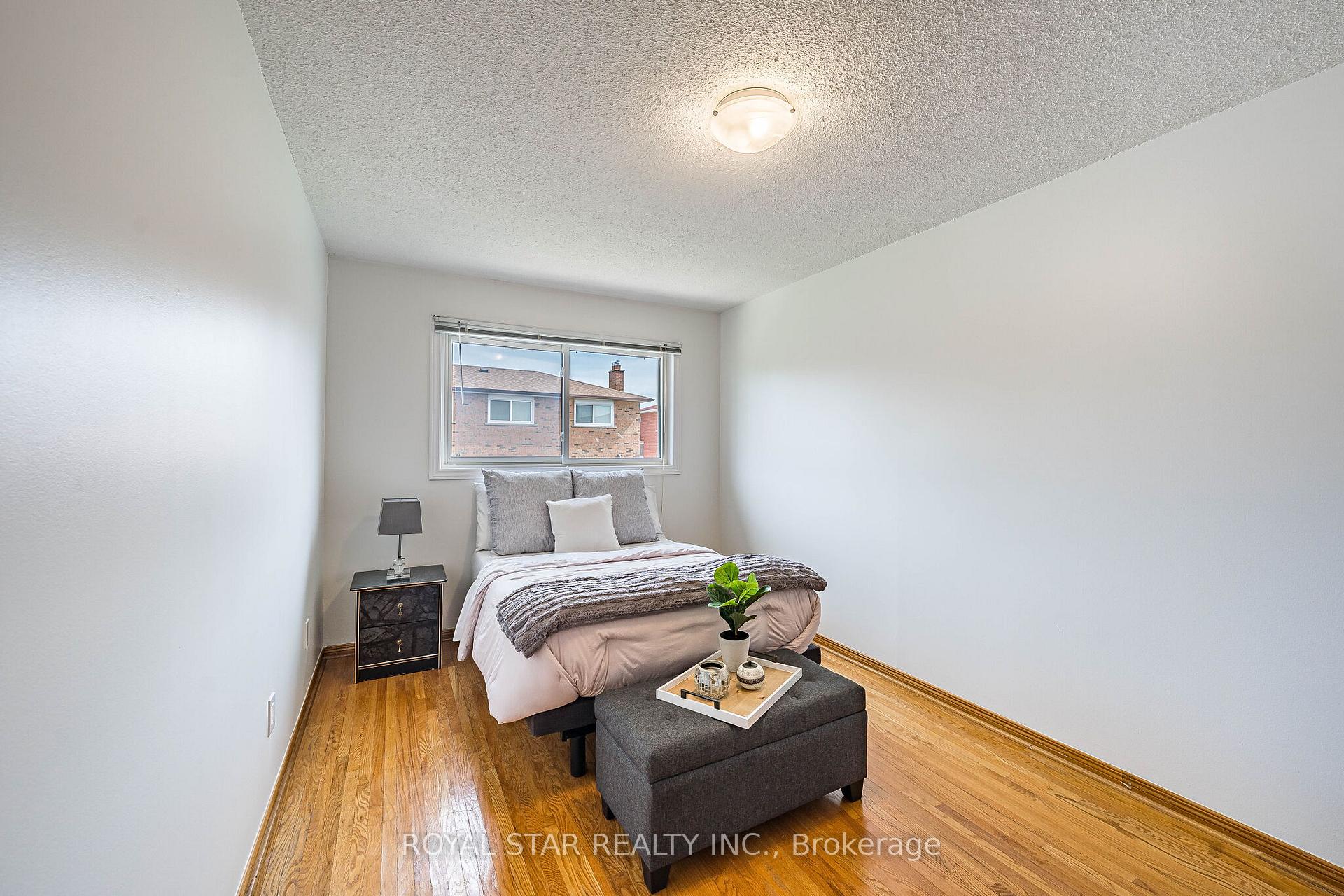 Photo 29 of 122 Sawmill Road, North York, Glenfield-Jane Heights — HOMEH