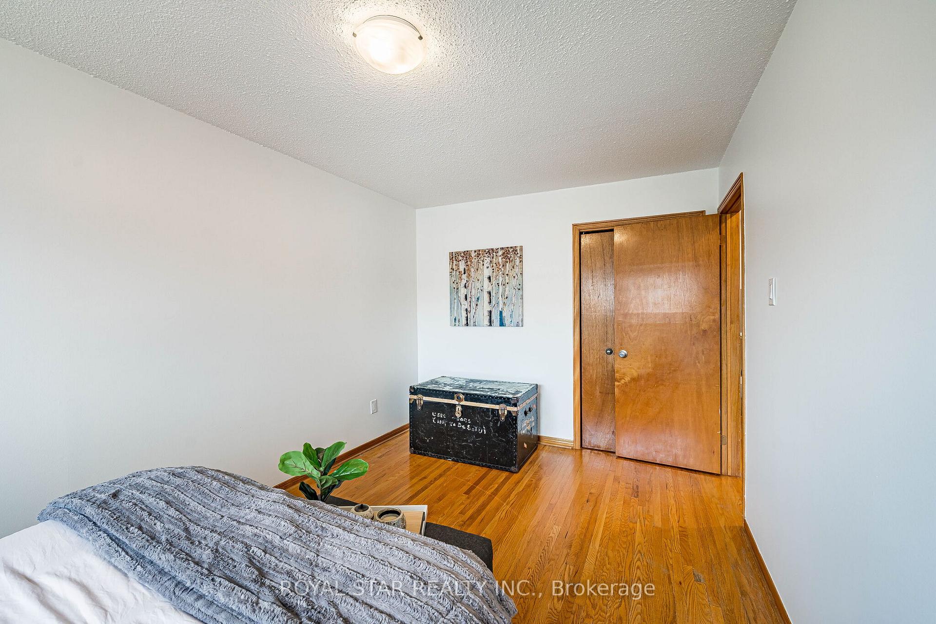 Photo 30 of 122 Sawmill Road, North York, Glenfield-Jane Heights — HOMEH