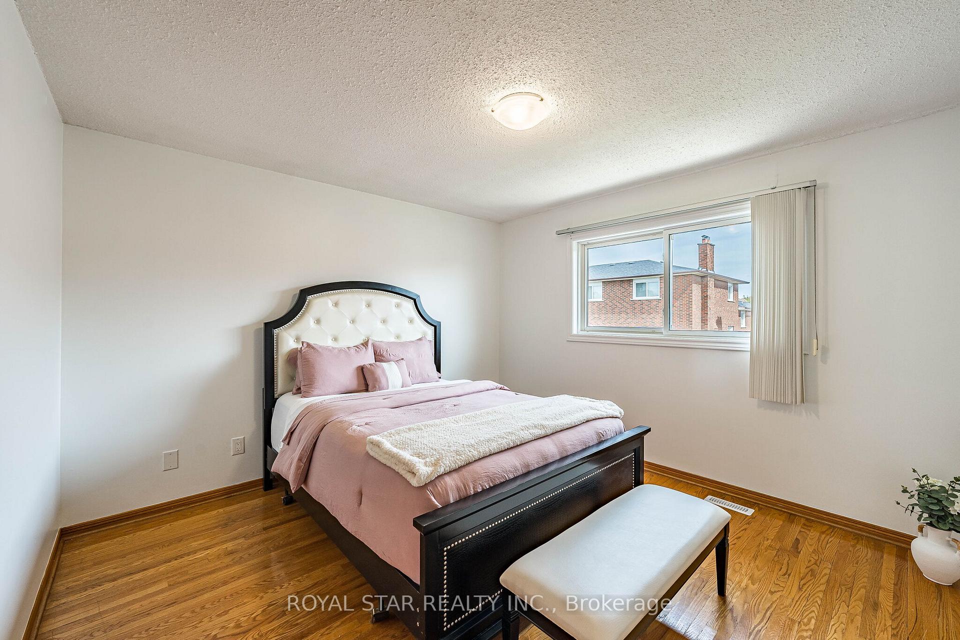 Photo 31 of 122 Sawmill Road, North York, Glenfield-Jane Heights — HOMEH