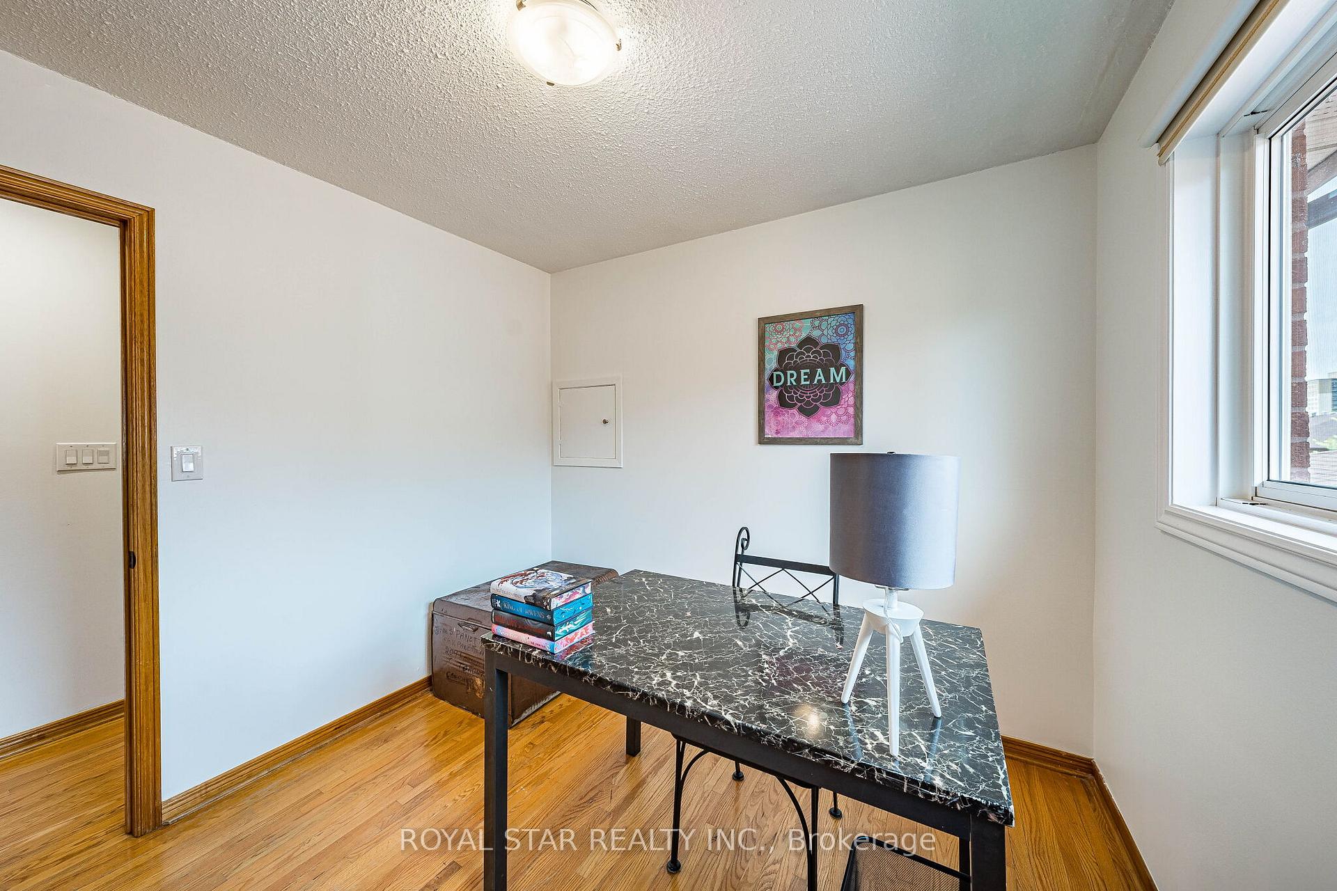 Photo 33 of 122 Sawmill Road, North York, Glenfield-Jane Heights — HOMEH