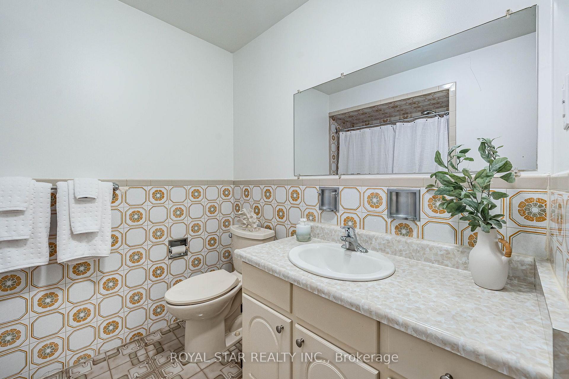 Photo 34 of 122 Sawmill Road, North York, Glenfield-Jane Heights — HOMEH