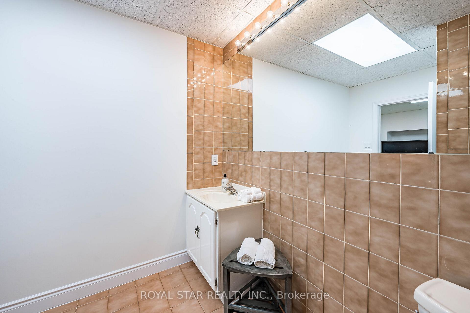 Photo 42 of 122 Sawmill Road, North York, Glenfield-Jane Heights — HOMEH