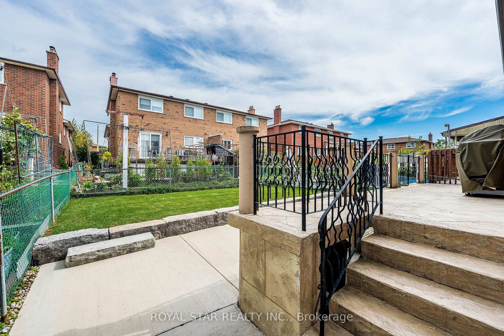 Photo 44 of 122 Sawmill Road, North York, Glenfield-Jane Heights — HOMEH