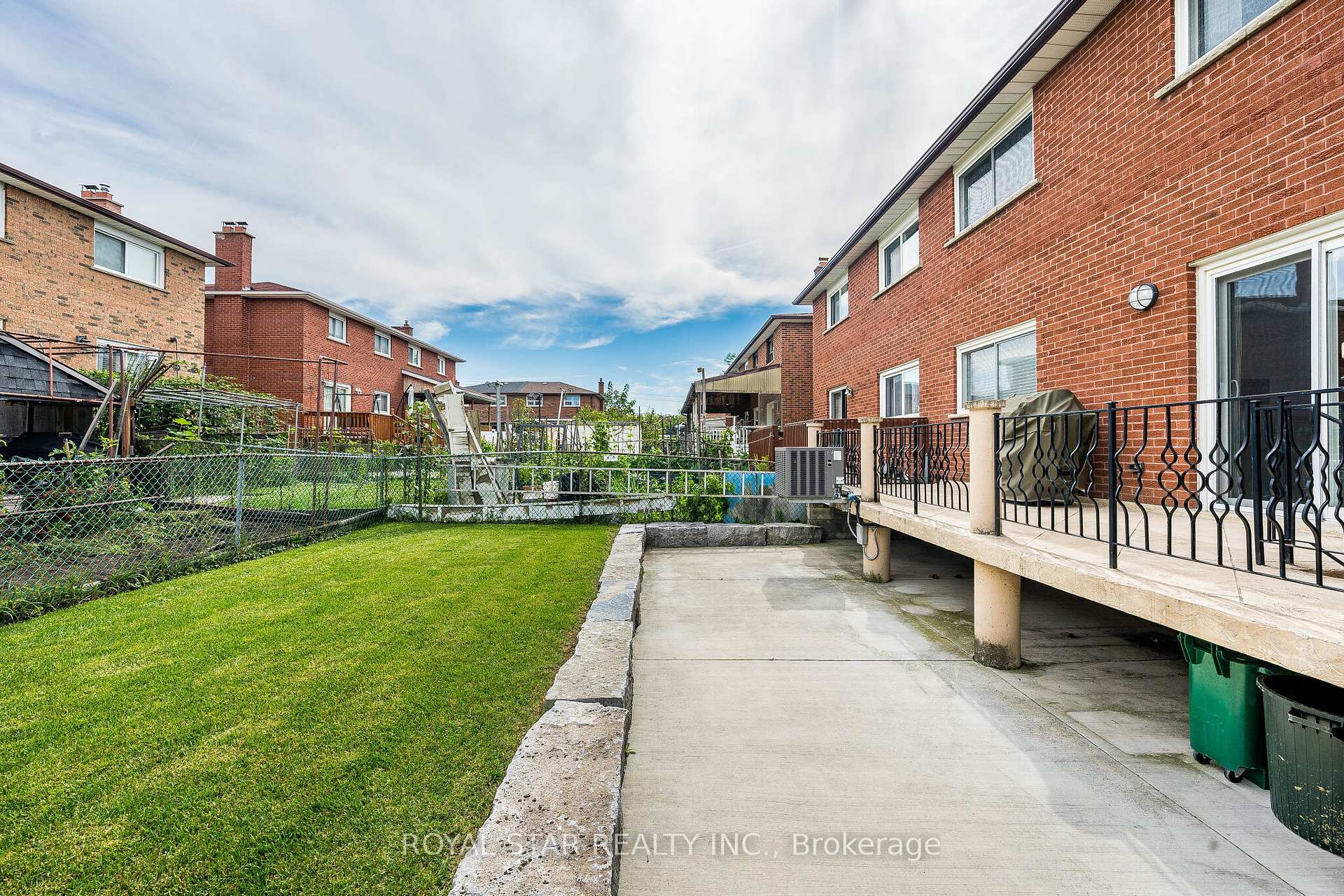 Photo 45 of 122 Sawmill Road, North York, Glenfield-Jane Heights — HOMEH
