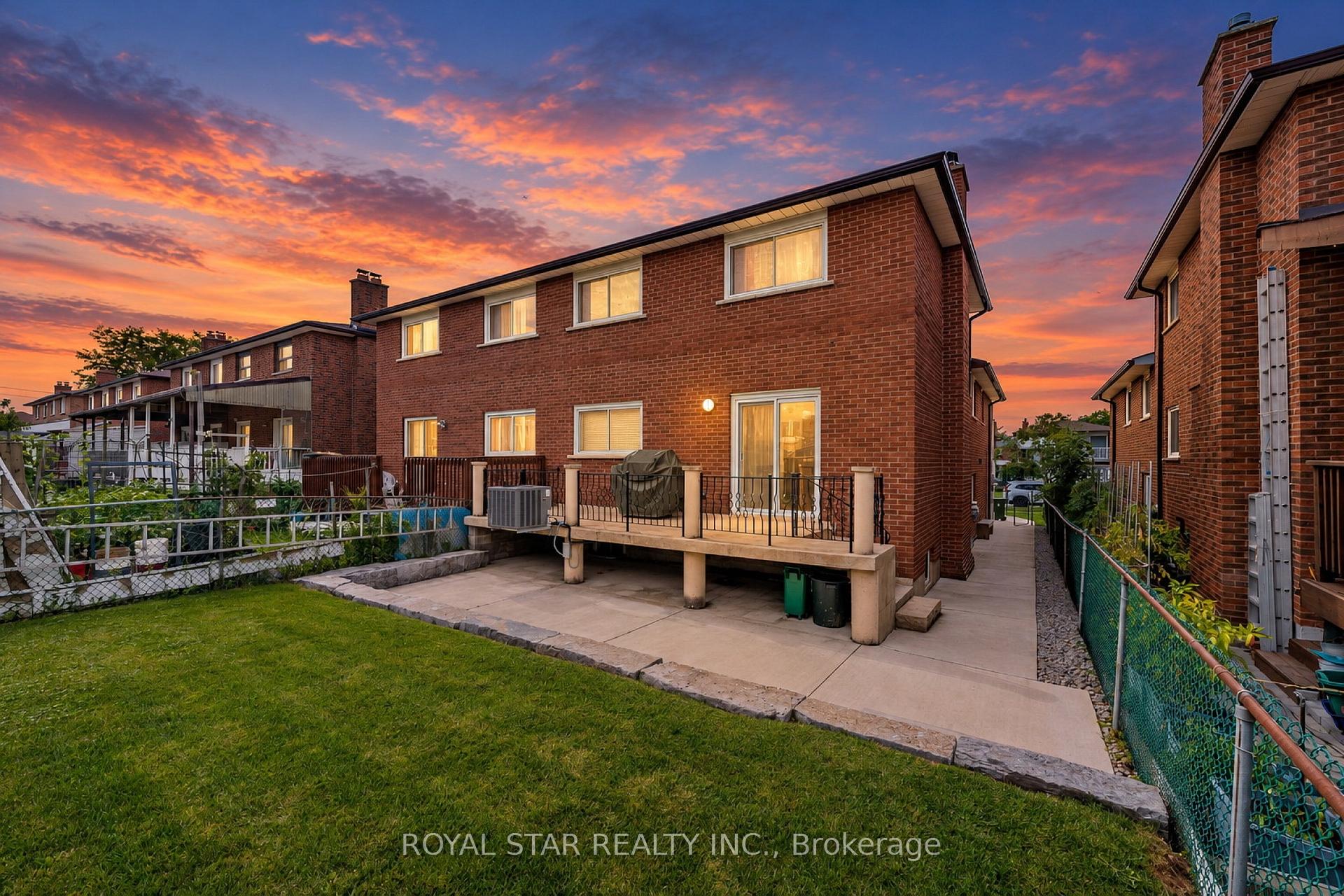 Photo 47 of 122 Sawmill Road, North York, Glenfield-Jane Heights — HOMEH