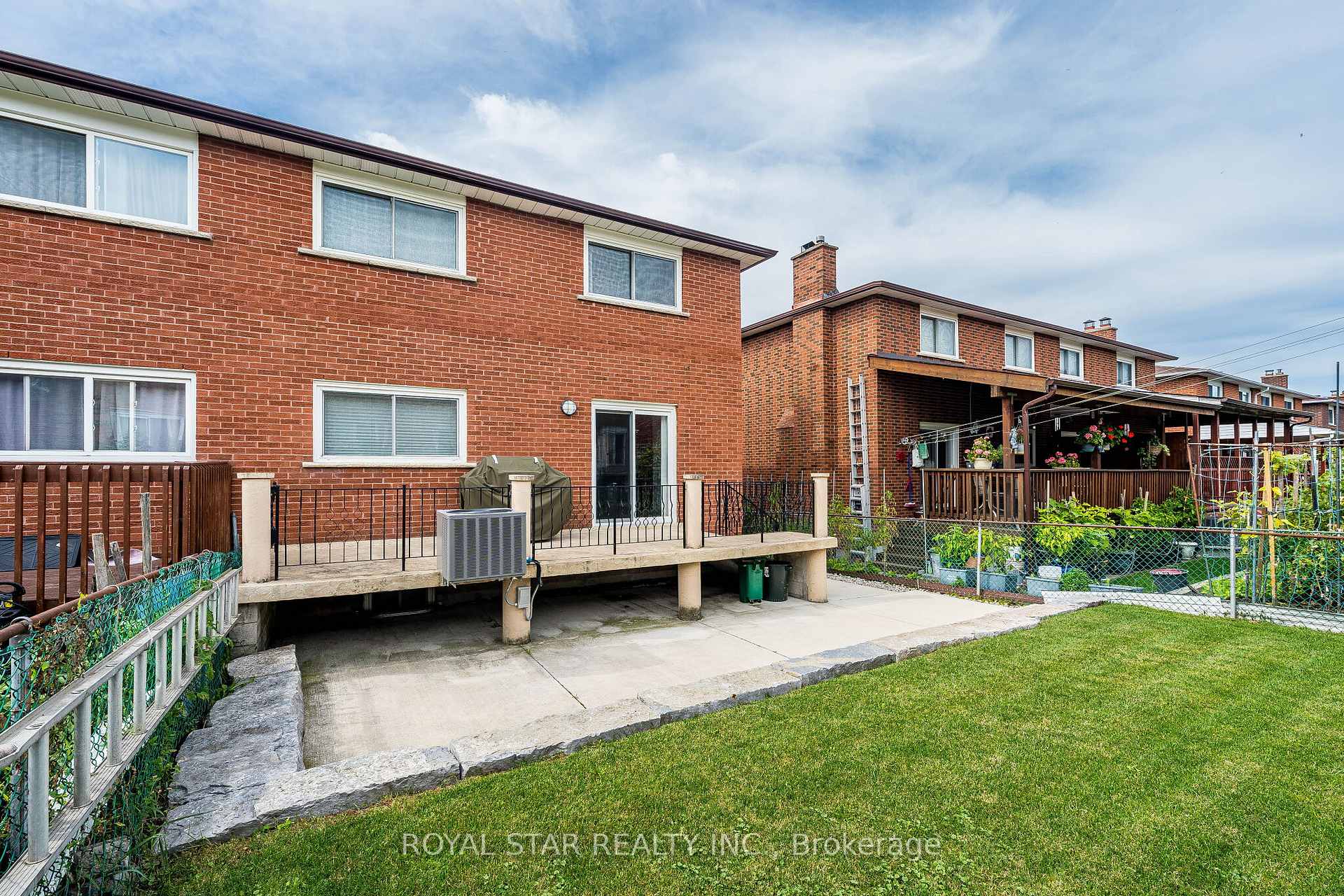 Photo 48 of 122 Sawmill Road, North York, Glenfield-Jane Heights — HOMEH
