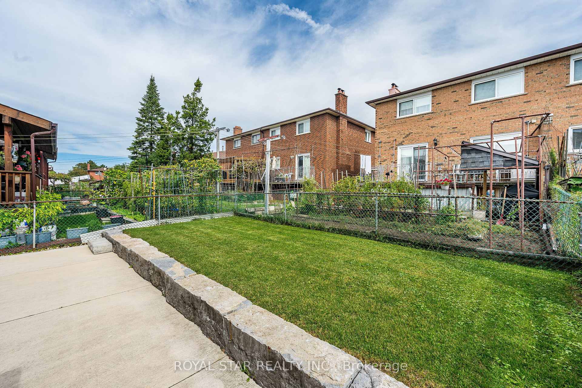 Photo 49 of 122 Sawmill Road, North York, Glenfield-Jane Heights — HOMEH