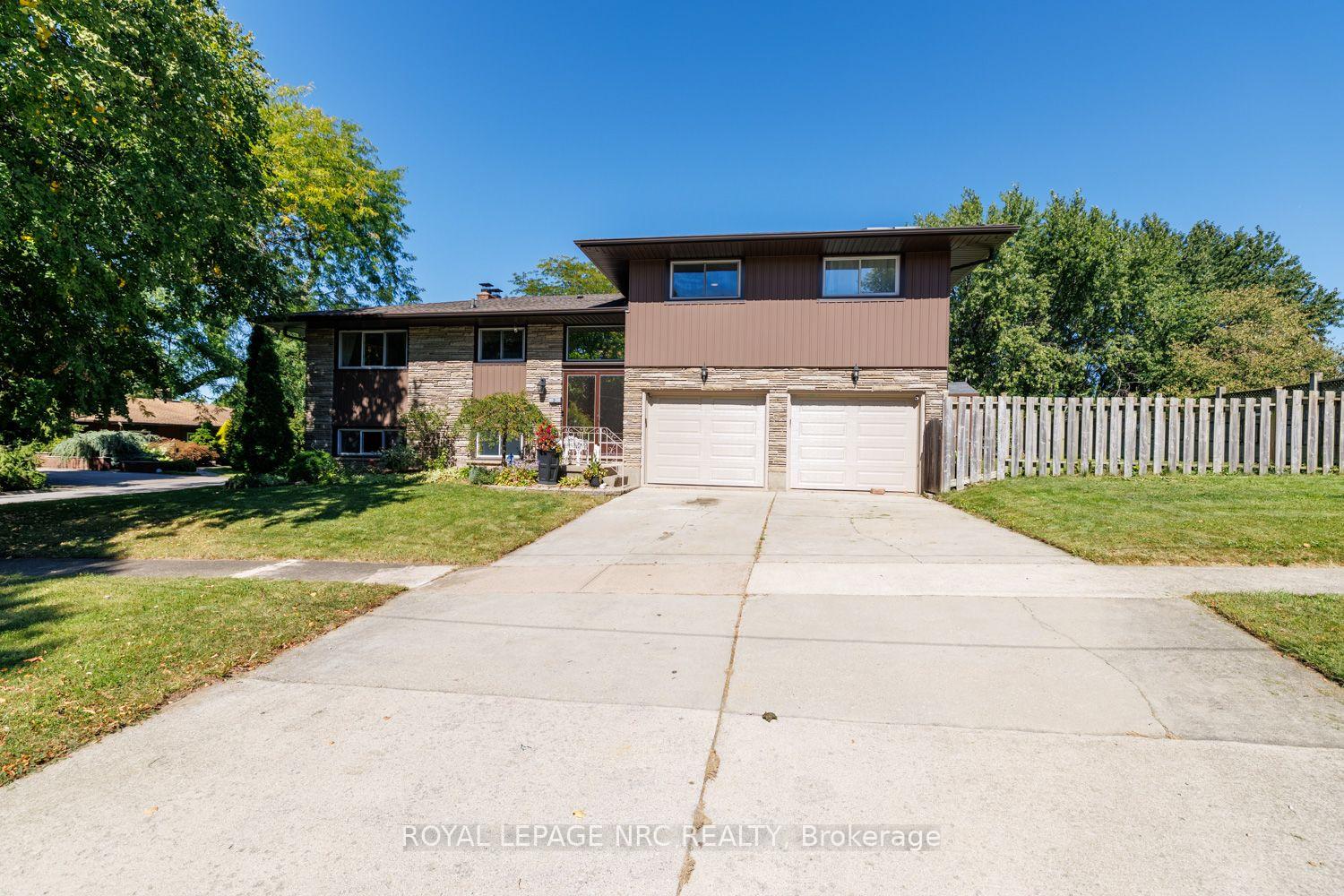Photo 3 of 2 Glenbrae Avenue, St. Catharines, Burleigh Hill — HOMEH