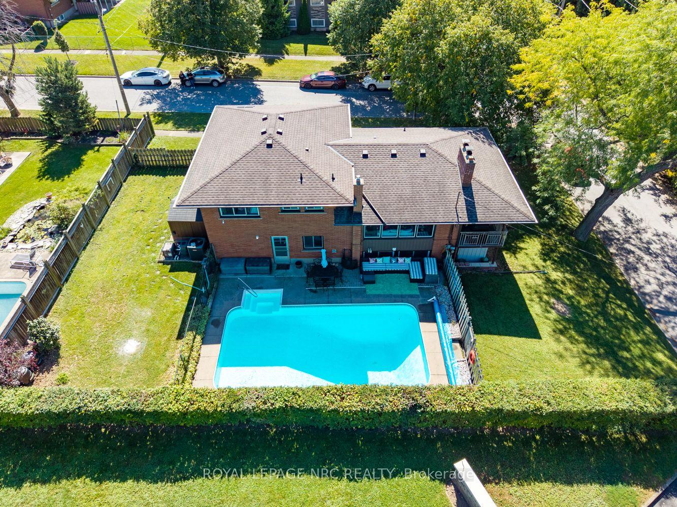 Photo 11 of 2 Glenbrae Avenue, St. Catharines, Burleigh Hill — HOMEH