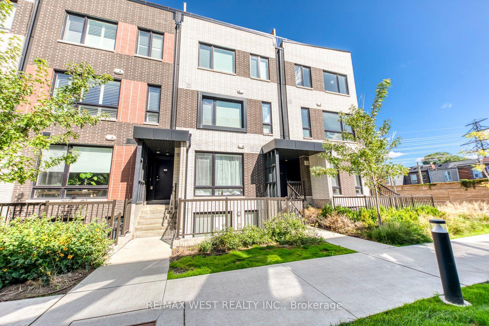 Photo 2 of Unit 3, 40 Ed Clark Gardens Boulevard, Toronto, Weston-Pellam Park — HOMEH