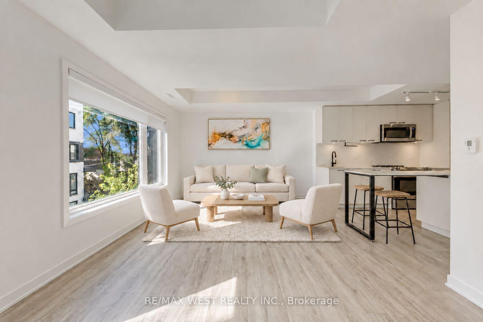 Photo 6 of Unit 3, 40 Ed Clark Gardens Boulevard, Toronto, Weston-Pellam Park — HOMEH