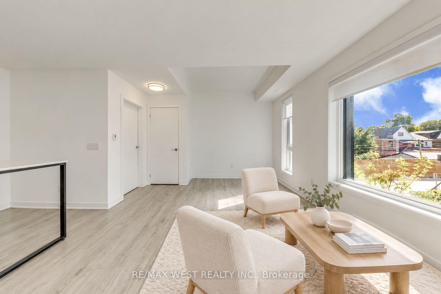 Photo 8 of Unit 3, 40 Ed Clark Gardens Boulevard, Toronto, Weston-Pellam Park — HOMEH