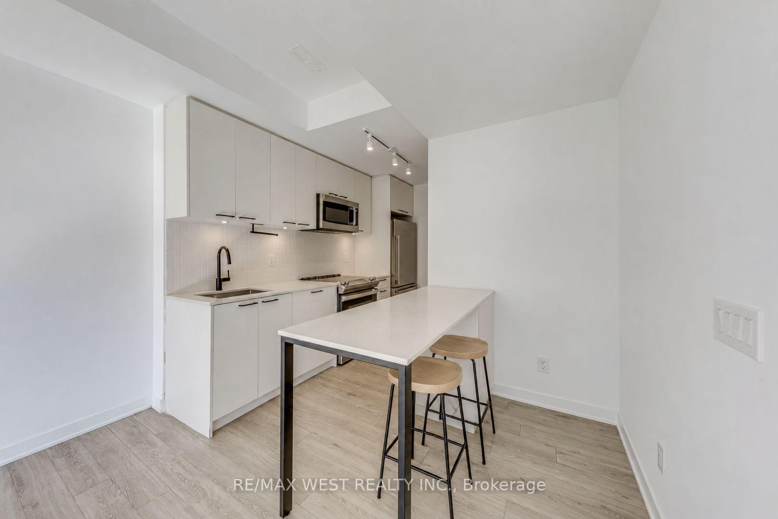 Photo 11 of Unit 3, 40 Ed Clark Gardens Boulevard, Toronto, Weston-Pellam Park — HOMEH