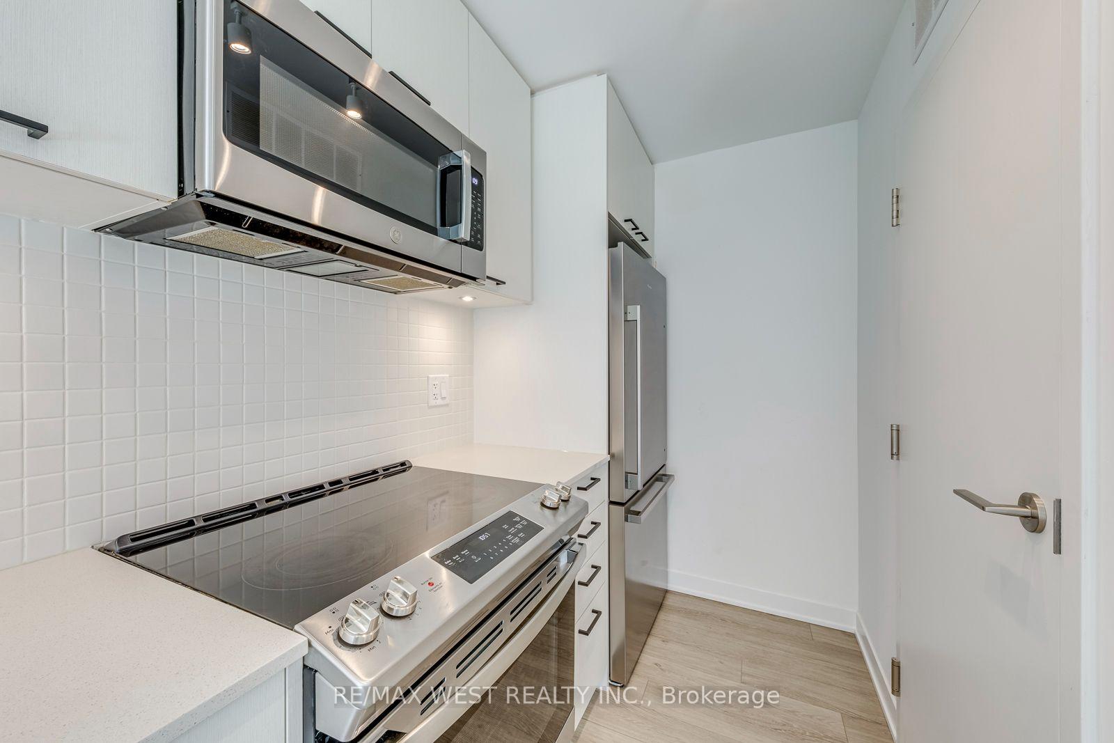 Photo 13 of Unit 3, 40 Ed Clark Gardens Boulevard, Toronto, Weston-Pellam Park — HOMEH