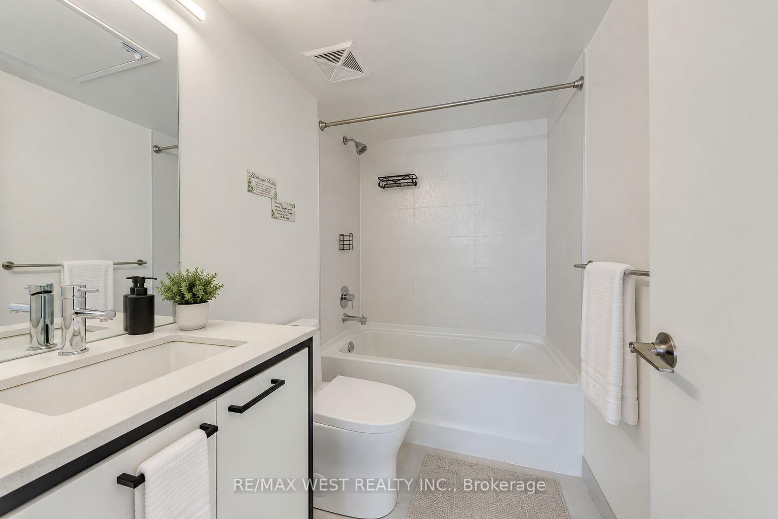 Photo 21 of Unit 3, 40 Ed Clark Gardens Boulevard, Toronto, Weston-Pellam Park — HOMEH