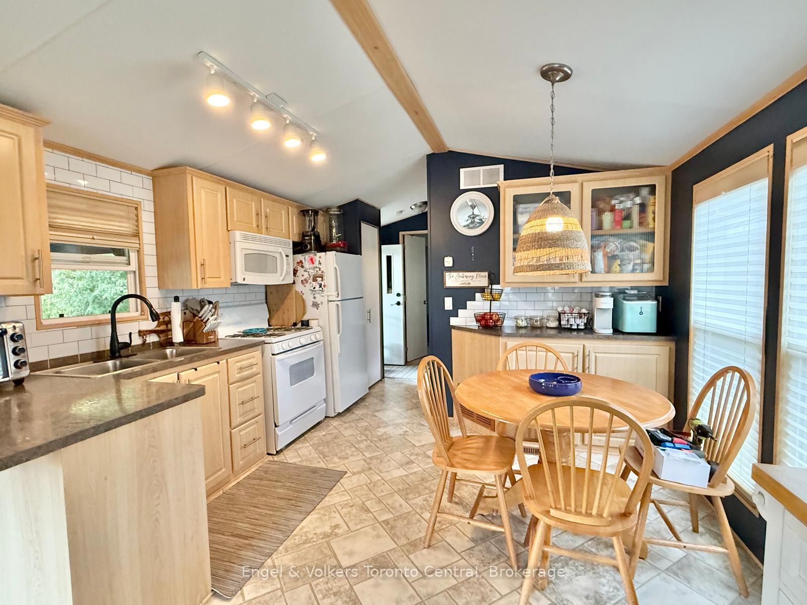 Photo 6 of Unit P 6, 7489 Sideroad 5 E, Wellington North, Rural Wellington North — HOMEH
