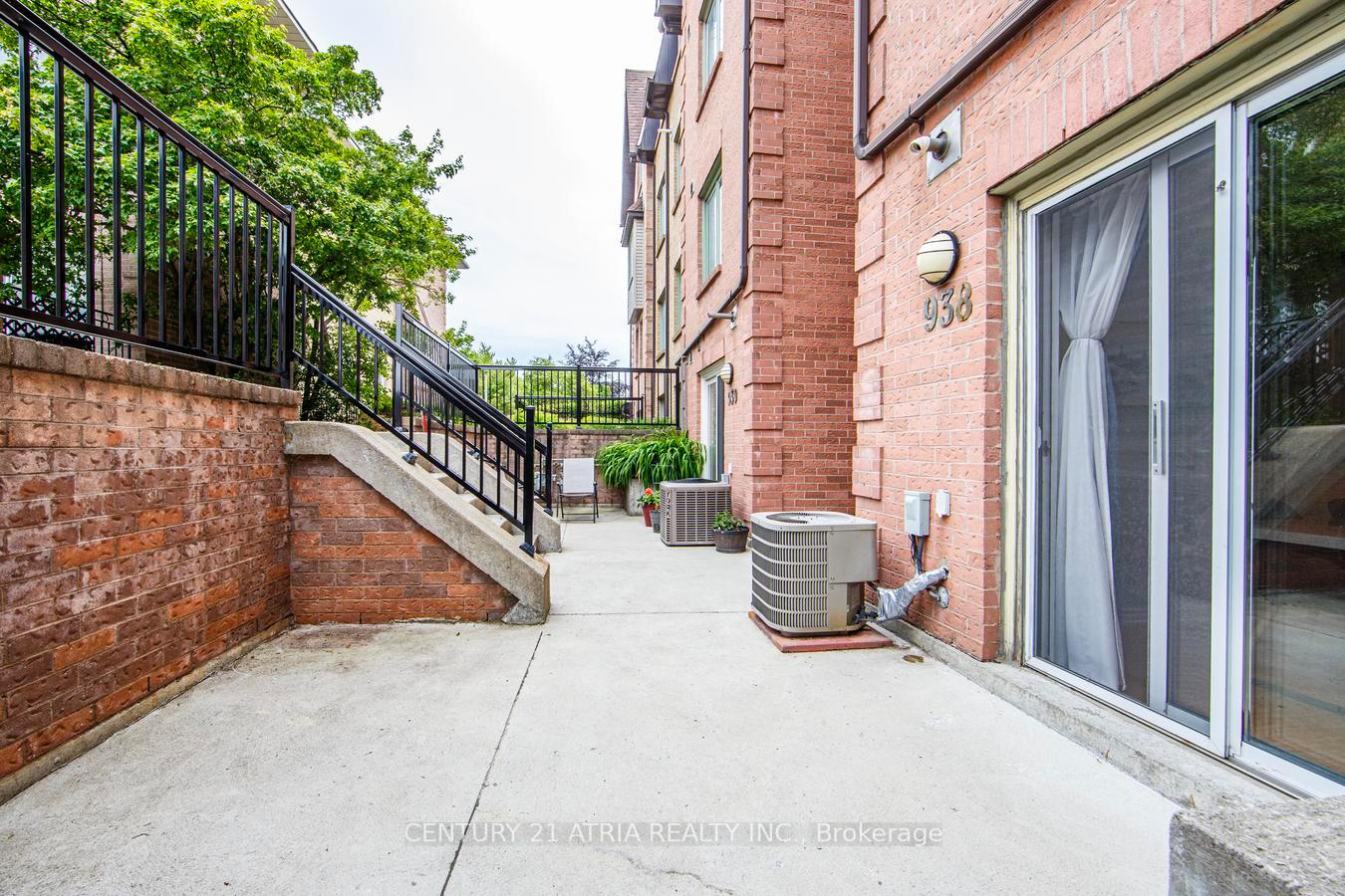 Photo 6 of Unit 938, 75 Weldrick Road E, Richmond Hill, Observatory — HOMEH
