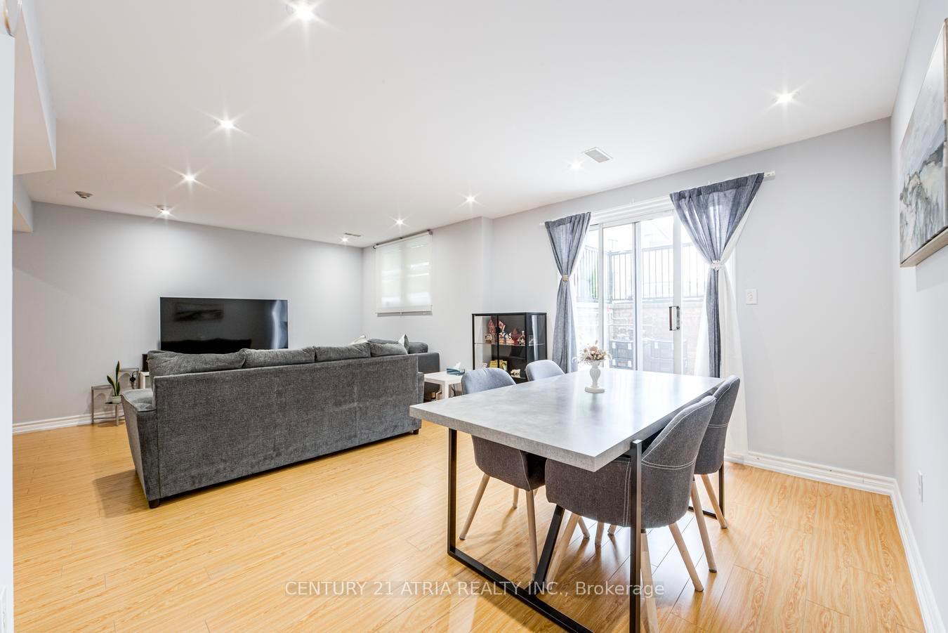 Photo 10 of Unit 938, 75 Weldrick Road E, Richmond Hill, Observatory — HOMEH