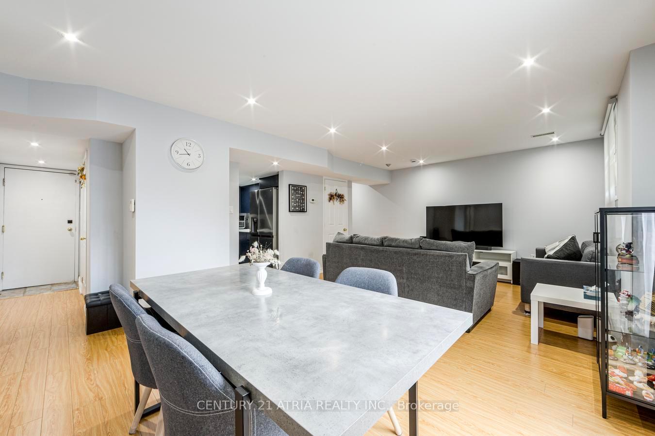 Photo 11 of Unit 938, 75 Weldrick Road E, Richmond Hill, Observatory — HOMEH