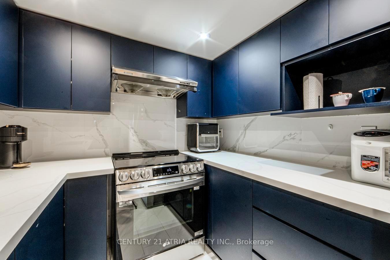 Photo 23 of Unit 938, 75 Weldrick Road E, Richmond Hill, Observatory — HOMEH