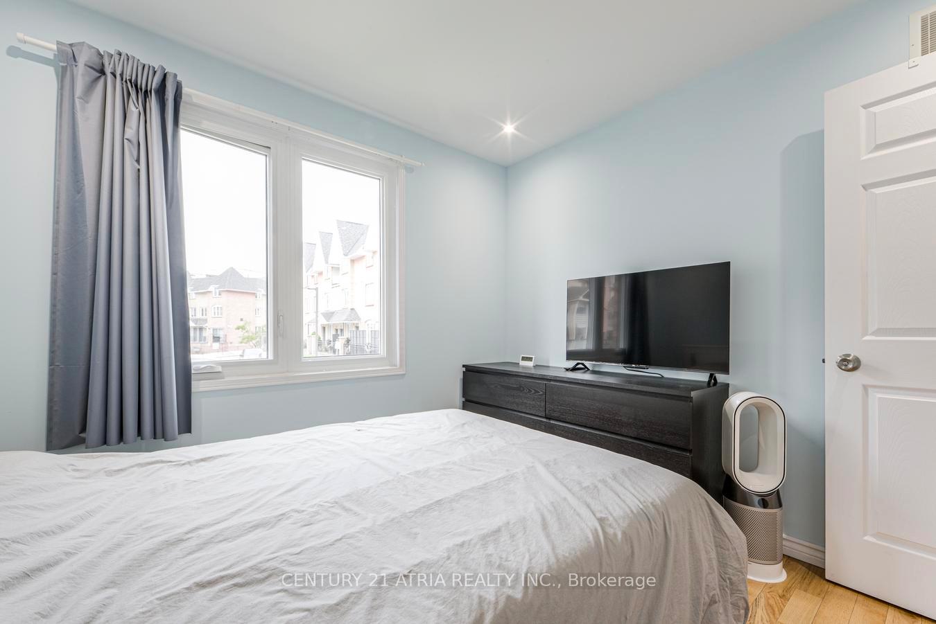 Photo 35 of Unit 938, 75 Weldrick Road E, Richmond Hill, Observatory — HOMEH