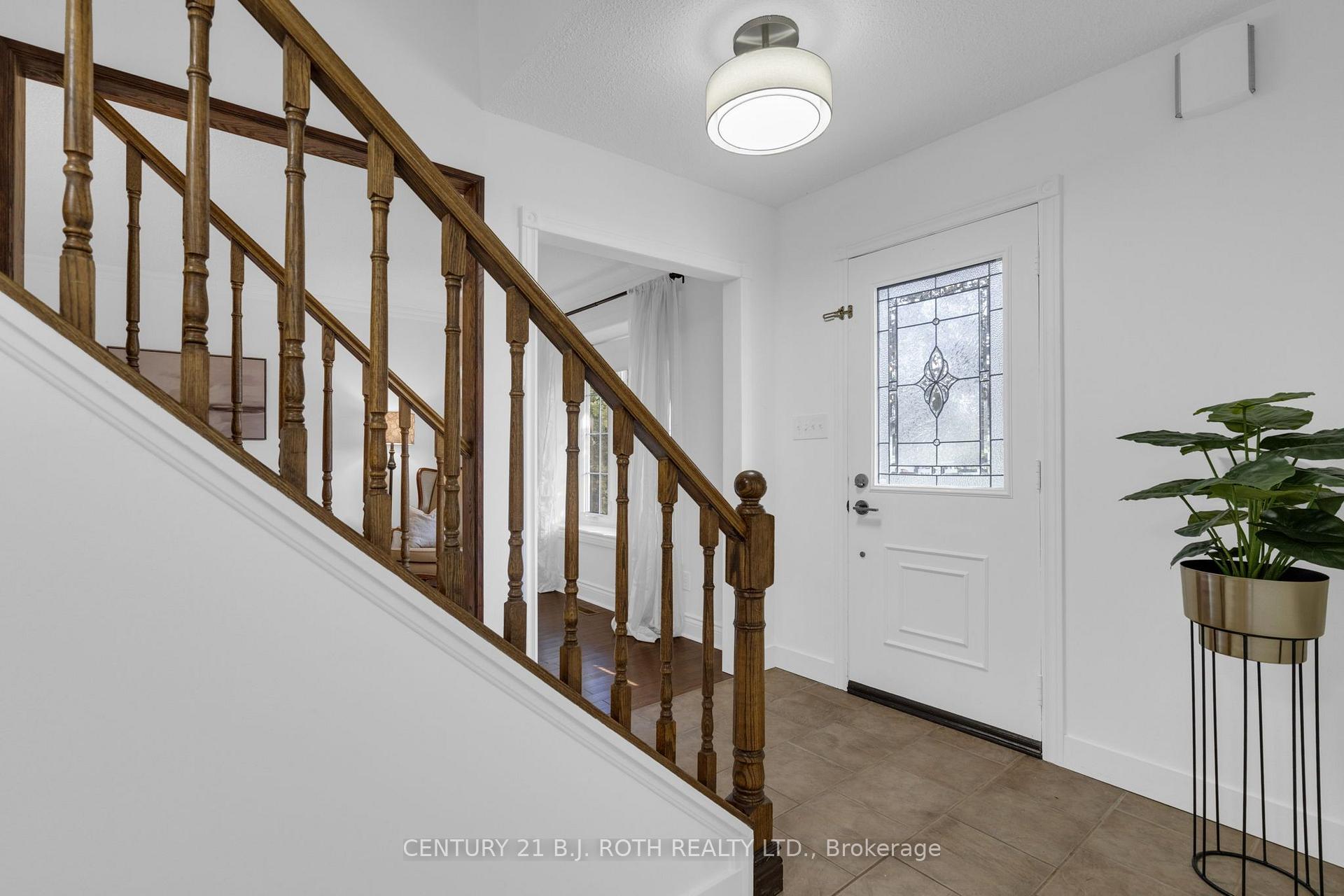 Photo 4 of 63 Oren Boulevard, Barrie, Sunnidale — HOMEH