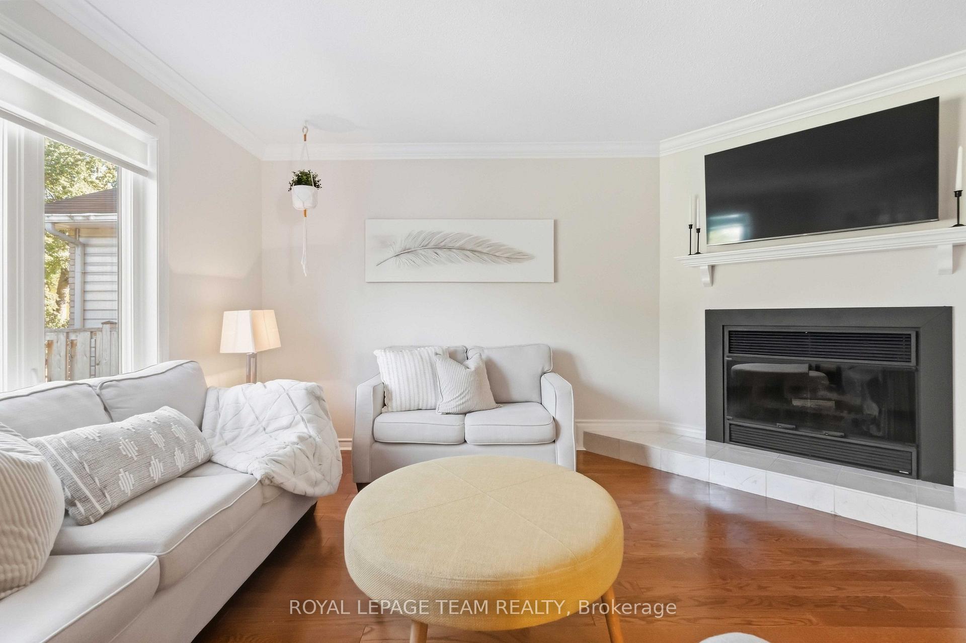 Photo 9 of 1938 La Chapelle Street, Ottawa, Chapel Hill — HOMEH