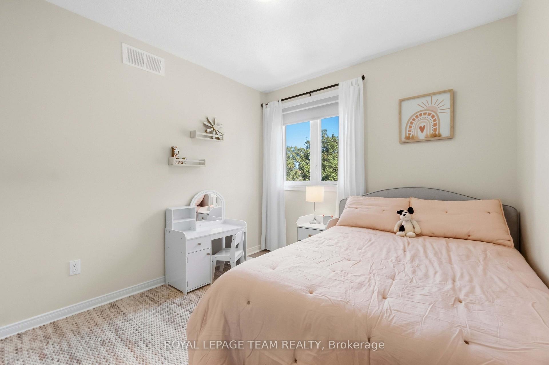 Photo 24 of 1938 La Chapelle Street, Ottawa, Chapel Hill — HOMEH