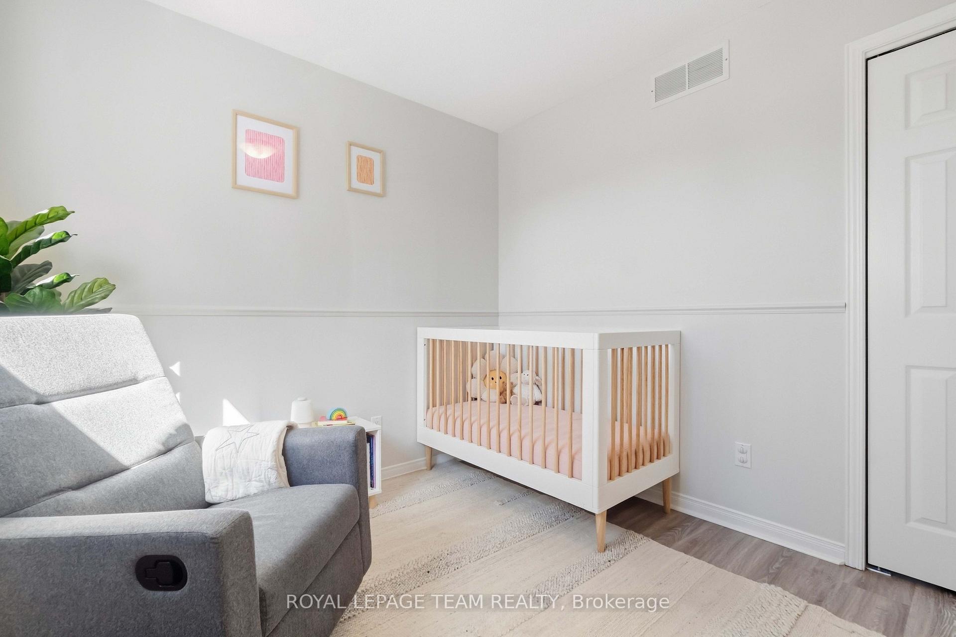Photo 31 of 1938 La Chapelle Street, Ottawa, Chapel Hill — HOMEH