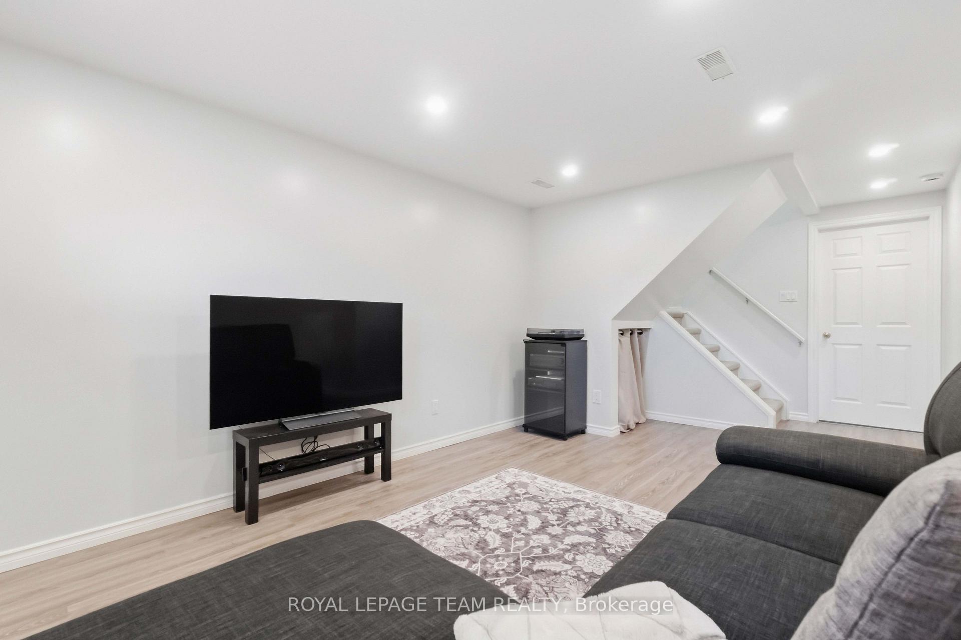 Photo 43 of 1938 La Chapelle Street, Ottawa, Chapel Hill — HOMEH