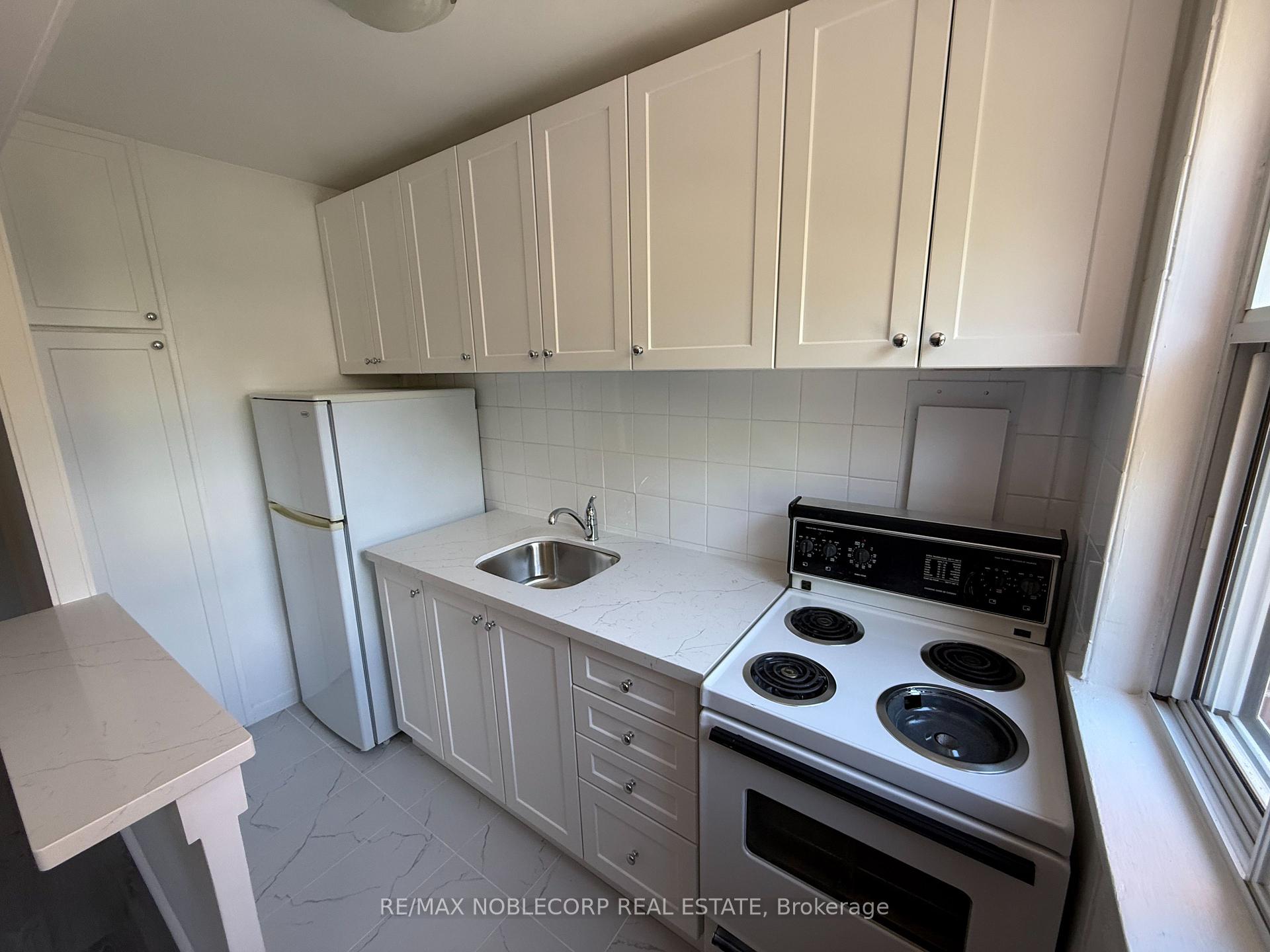 Photo 4 of Unit 106, 1315 Bayview Avenue, Toronto, Leaside — HOMEH