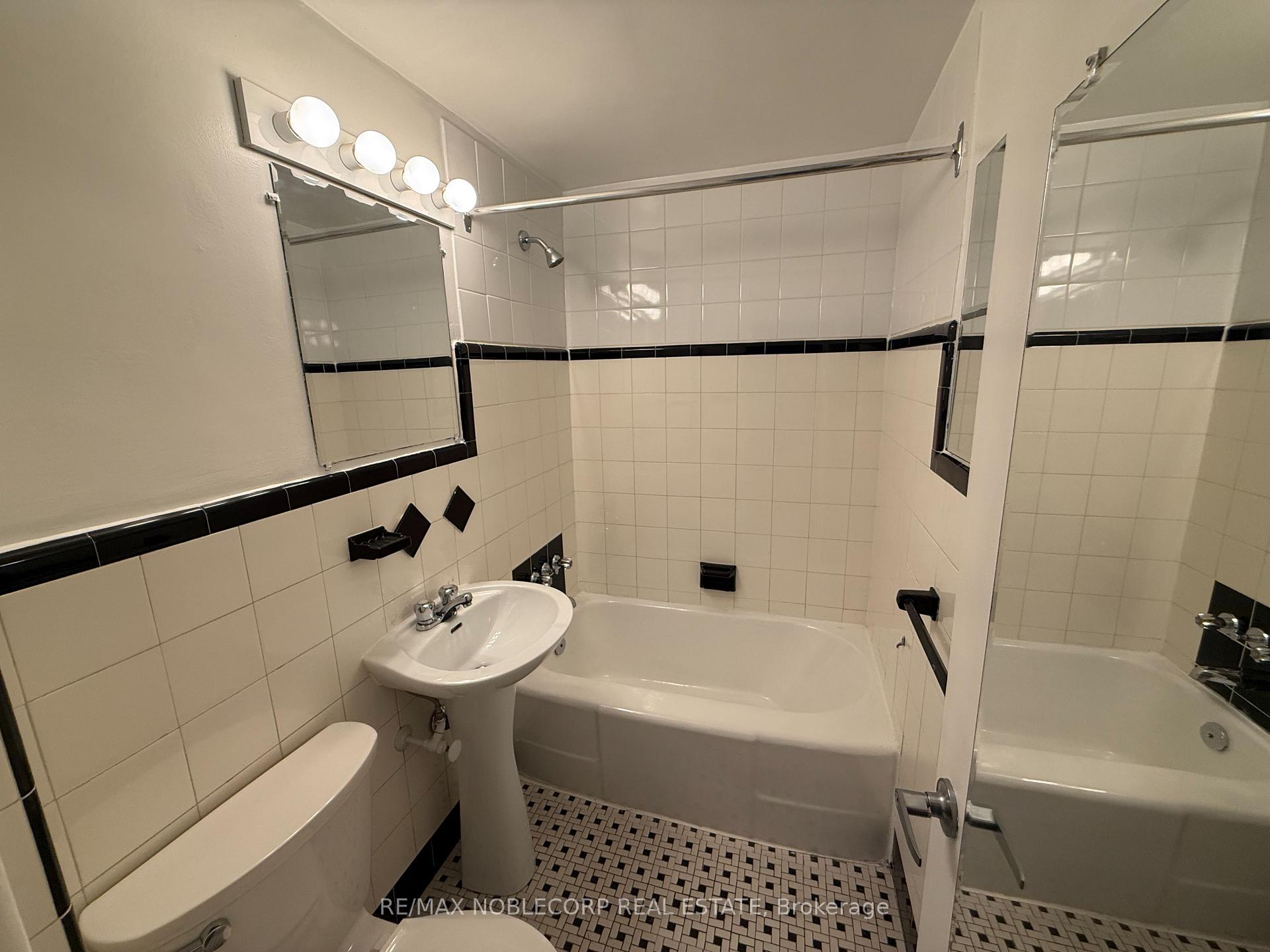 Photo 7 of Unit 106, 1315 Bayview Avenue, Toronto, Leaside — HOMEH