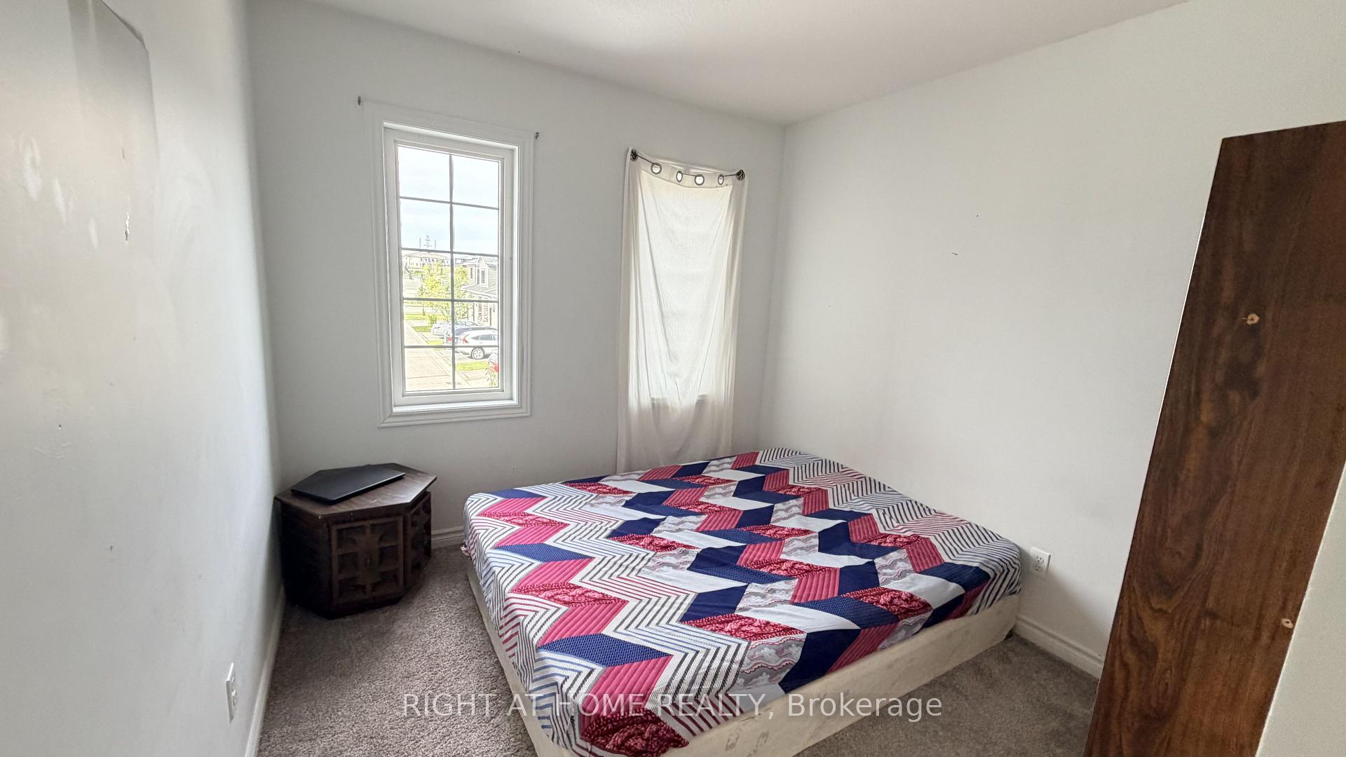 Photo 13 of 71 Woodedge Circle, Kitchener, Pioneer Park/Doon/Wyldwoods — HOMEH