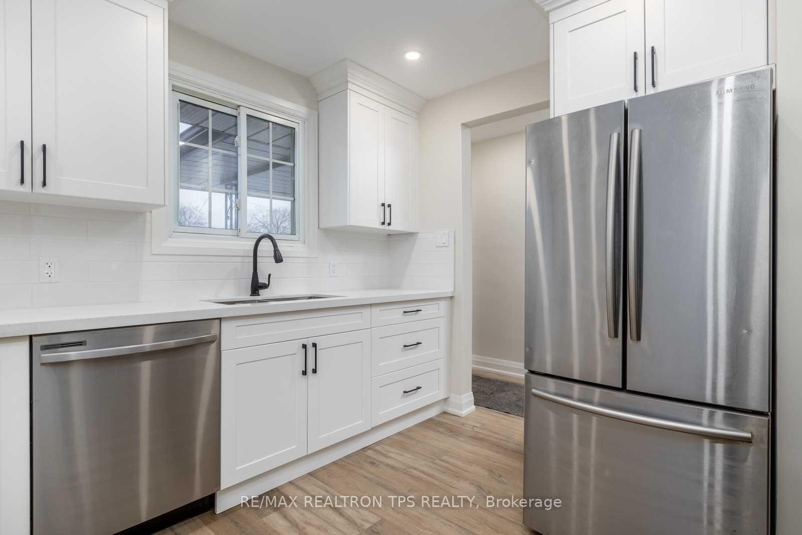 Photo 3 of 634 Athol Street E, Oshawa, Donevan — HOMEH