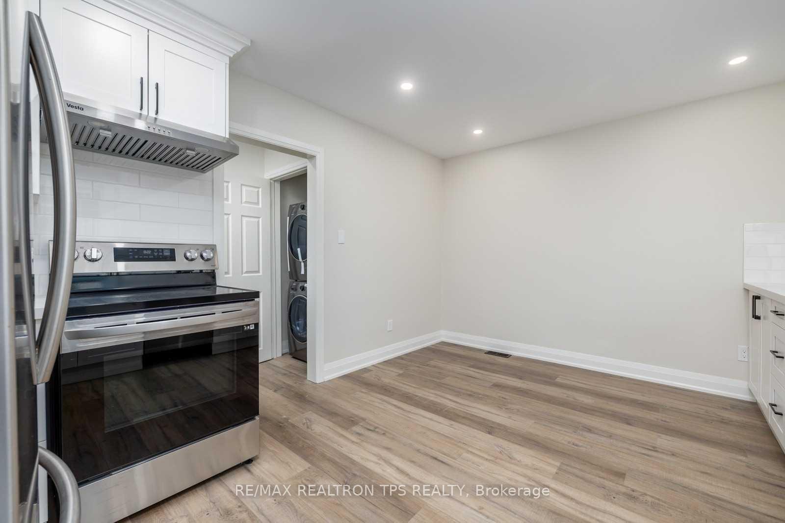 Photo 5 of 634 Athol Street E, Oshawa, Donevan — HOMEH