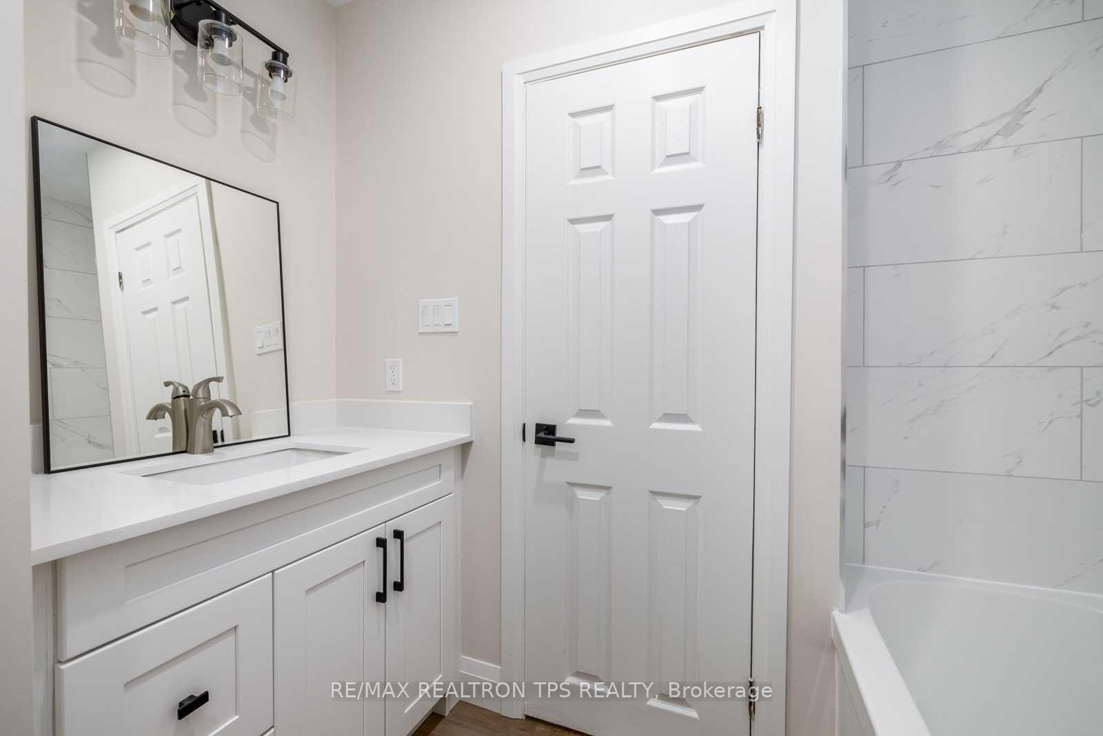 Photo 6 of 634 Athol Street E, Oshawa, Donevan — HOMEH