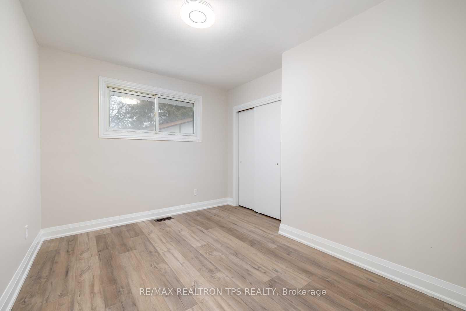 Photo 9 of 634 Athol Street E, Oshawa, Donevan — HOMEH
