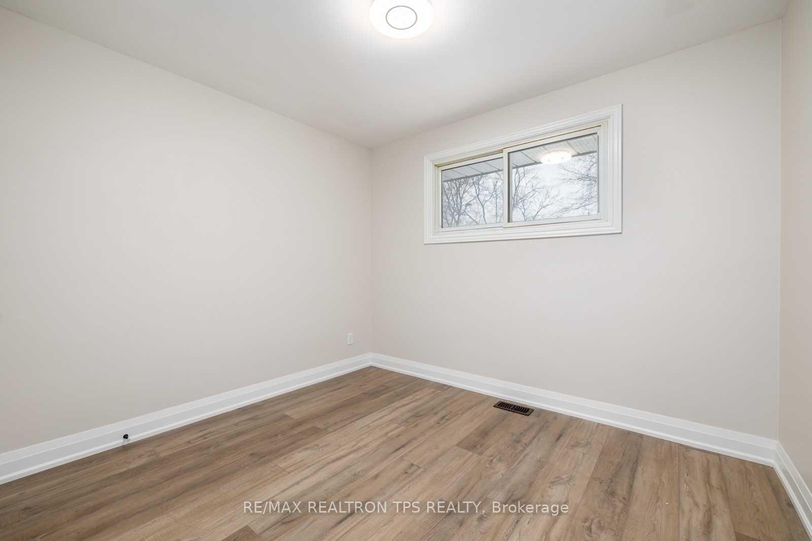 Photo 13 of 634 Athol Street E, Oshawa, Donevan — HOMEH