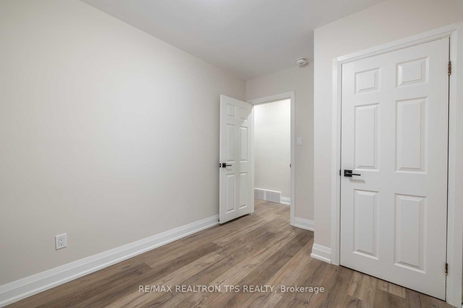 Photo 14 of 634 Athol Street E, Oshawa, Donevan — HOMEH