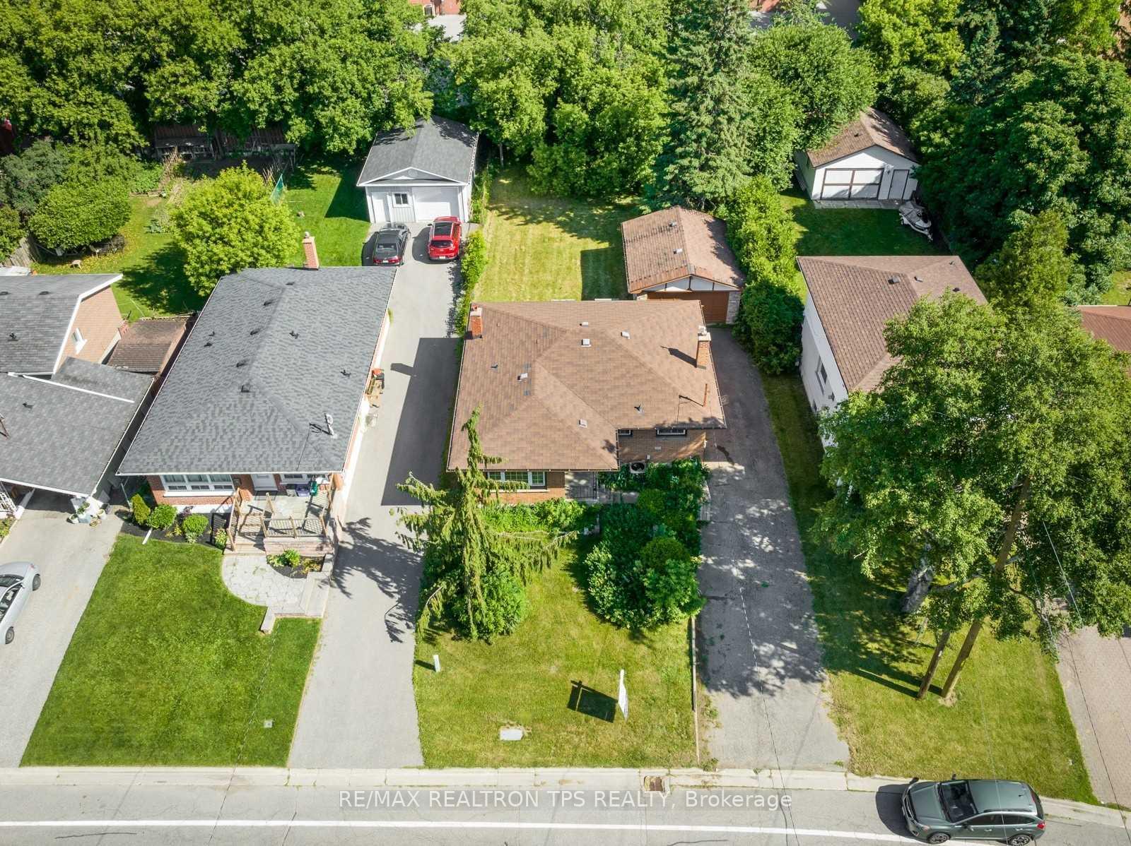 Photo 17 of 634 Athol Street E, Oshawa, Donevan — HOMEH