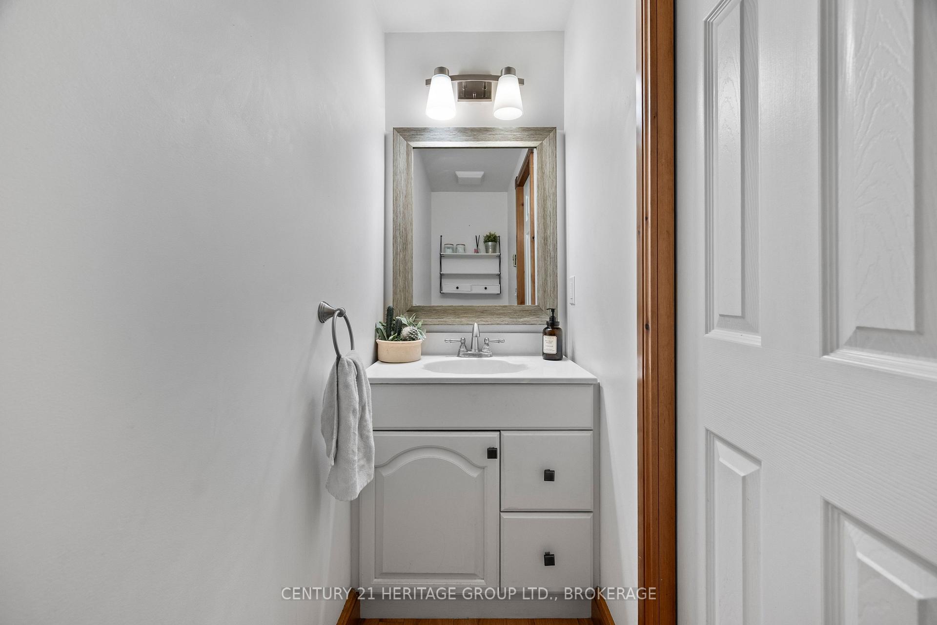 Photo 16 of 4665 Garrison Court, Frontenac, Frontenac South — HOMEH