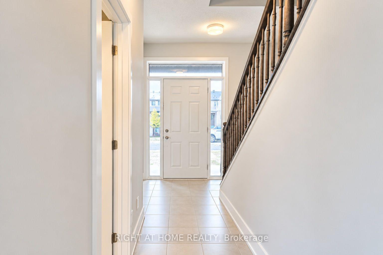 Photo 3 of 615 Cygnus Street, Ottawa, Barrhaven - Half Moon Bay — HOMEH