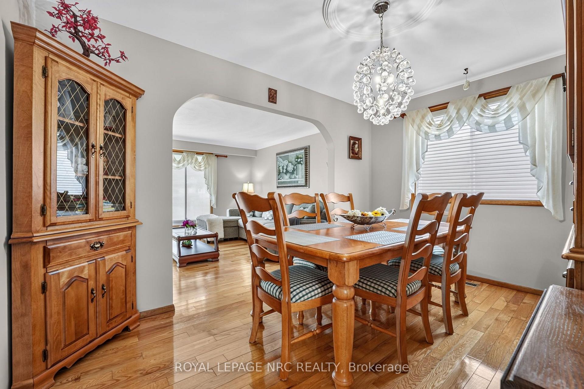 Photo 10 of 20 Jessica Drive, St. Catharines, Vine/Linwell — HOMEH